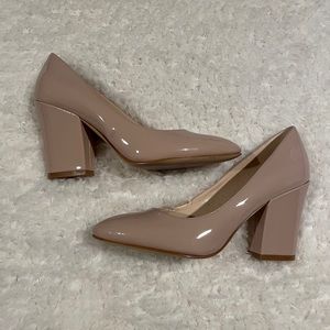 Nine West pointed toe patent leather pumps